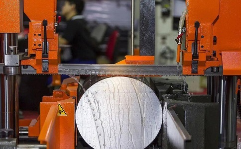 雨花立式金属带锯床切削出现跑带故障解决方法！